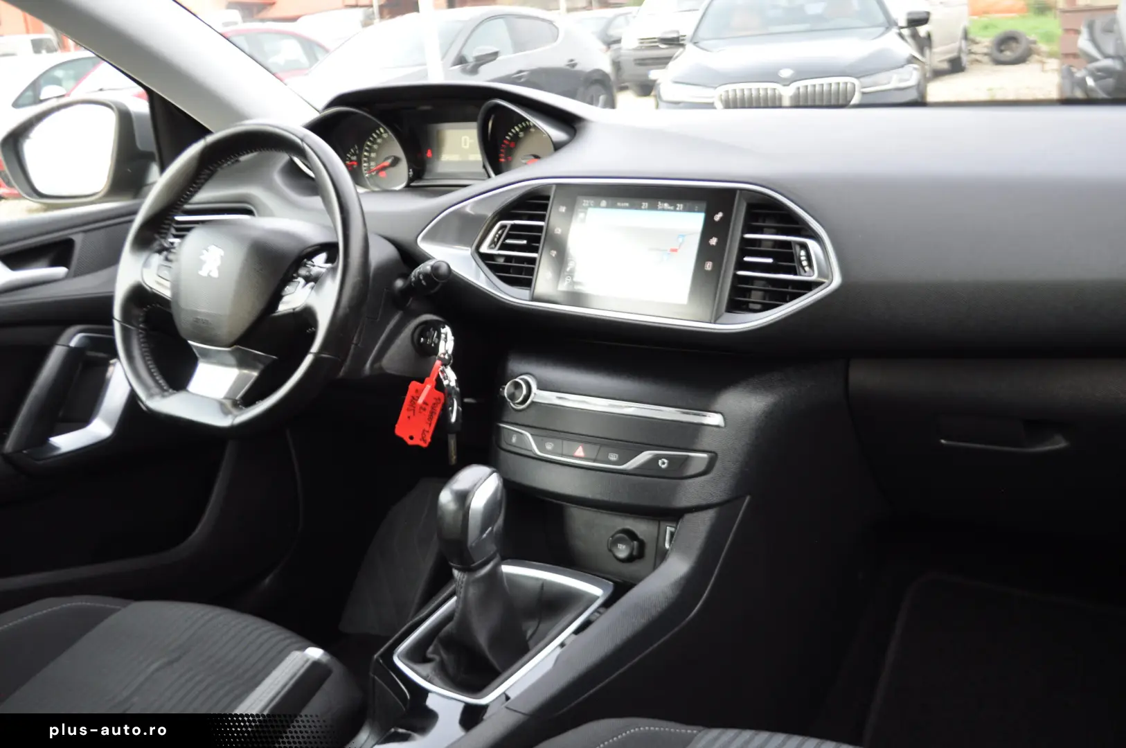 Peugeot 308 1.2i -benzin (2015)