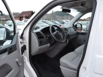 Volkswagen Transporter 8 1 2.0Tdi (2011)