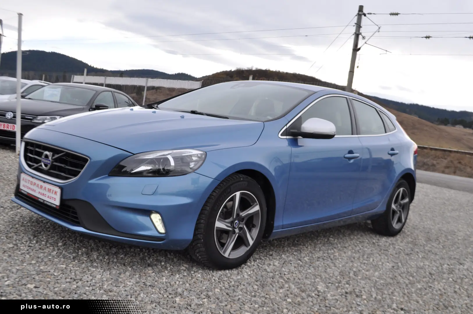 Volvo V40 2.0D R-Design (2015 11)