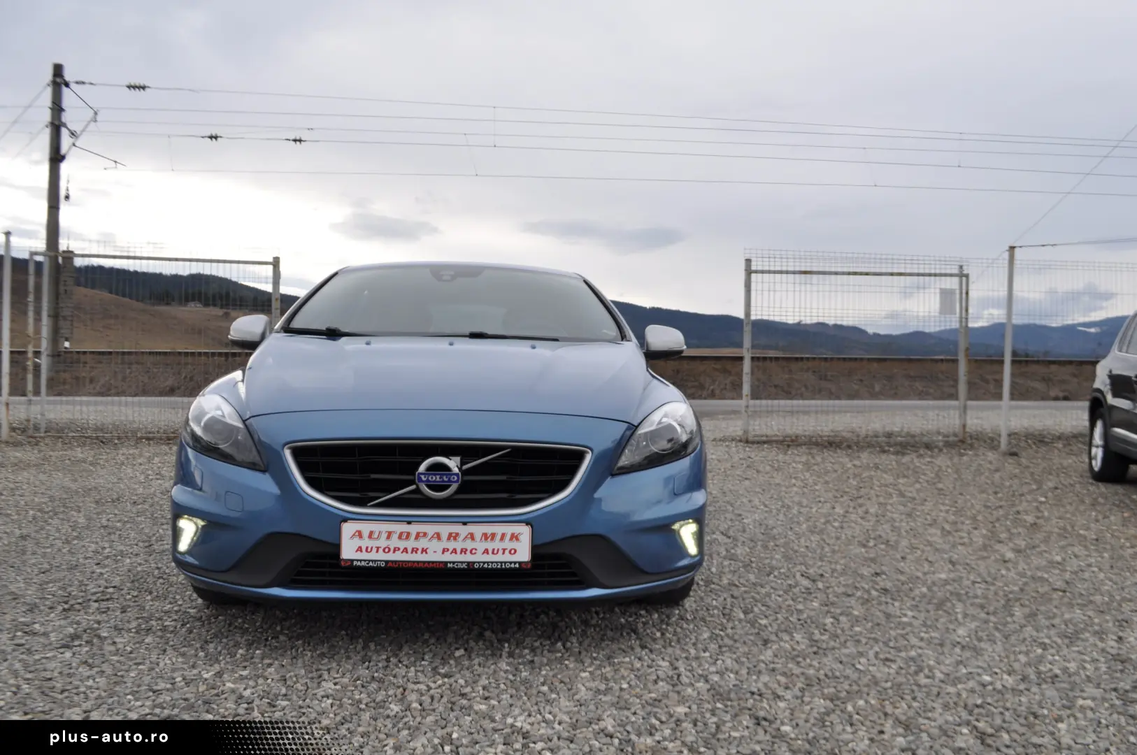 Volvo V40 2.0D R-Design (2015 11)