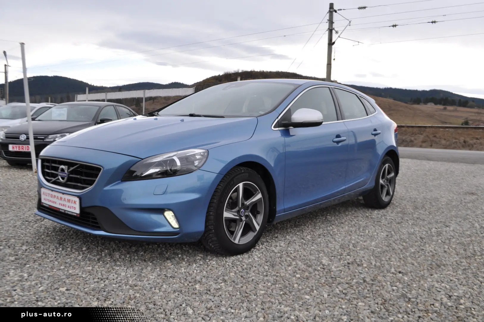 Volvo V40 2.0D R-Design (2015 11)