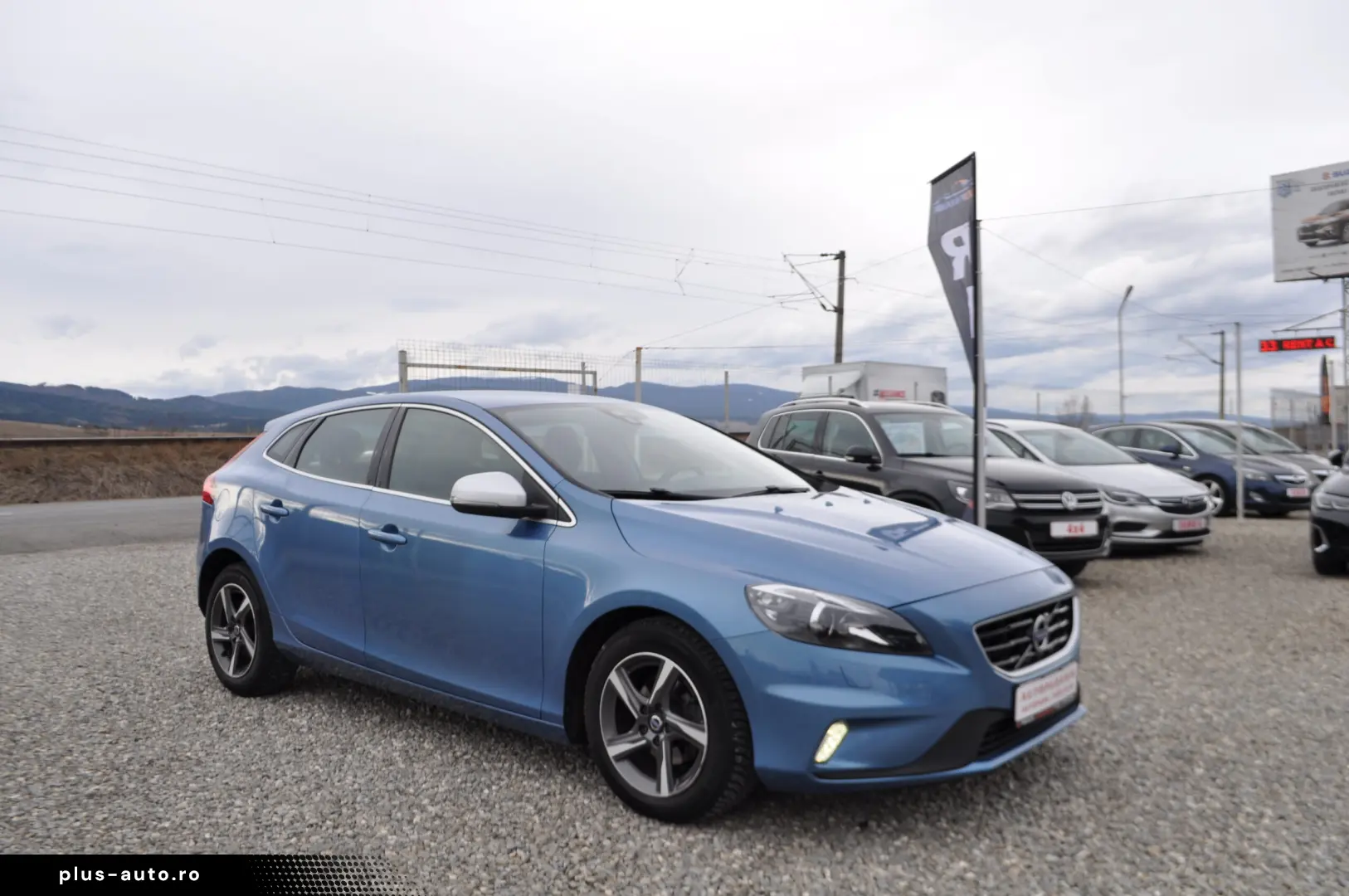 Volvo V40 2.0D R-Design (2015 11)