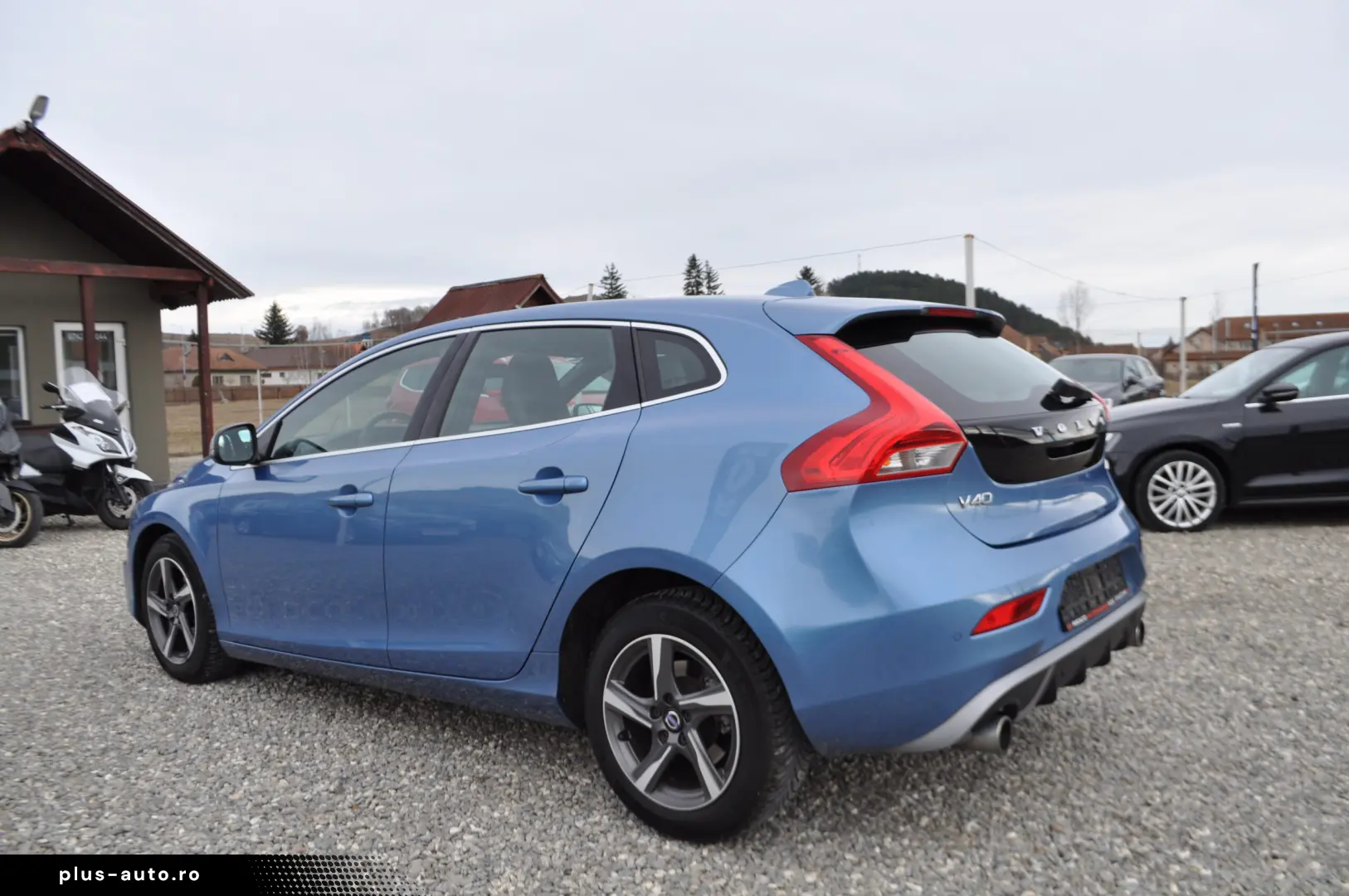 Volvo V40 2.0D R-Design (2015 11)