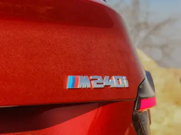 BMW M240i