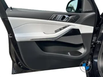 BMW X5 xDrive50e M Sport Pro 22  Pano Komfortsitz HK