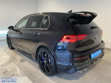 VW Golf VIII 2.0 TSI DSG 4Motion R Performance APP