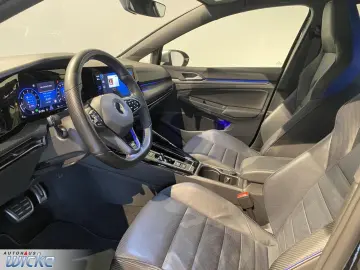 VW Golf VIII 2.0 TSI DSG 4Motion R Performance APP