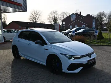 VW Golf VIII Lim. R 4Motion  ACC   PANO   R-SPORT