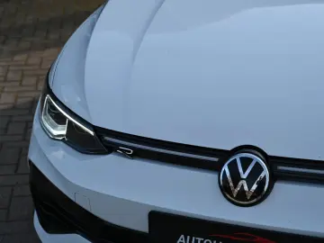 VW Golf VIII Lim. R 4Motion  ACC   PANO   R-SPORT