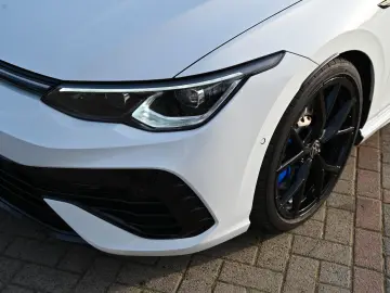 VW Golf VIII Lim. R 4Motion  ACC   PANO   R-SPORT