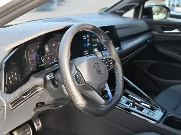 VW Golf VIII Lim. R 4Motion  ACC   PANO   R-SPORT