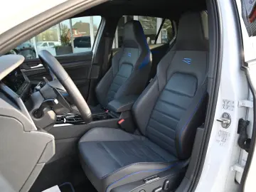 VW Golf VIII Lim. R 4Motion  ACC   PANO   R-SPORT