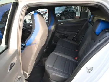 VW Golf VIII Lim. R 4Motion  ACC   PANO   R-SPORT