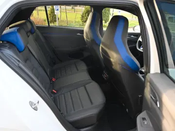 VW Golf VIII Lim. R 4Motion  ACC   PANO   R-SPORT