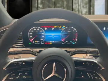 MERCEDES-BENZ GLE 450 d 4M AMG-Line AIRMATIC DISTRON…