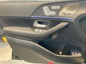 MERCEDES-BENZ GLE 450 d 4M AMG-Line AIRMATIC DISTRON…