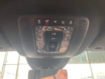 MERCEDES-BENZ GLE 450 d 4M AMG-Line AIRMATIC DISTRON…