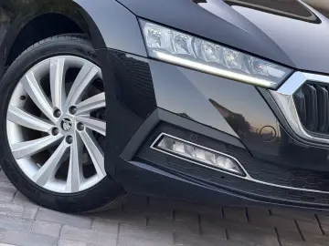SKODA OCTAVIA COMBI 1.4 TSI iV   PLUG-IN HYBRID  DSG  - 2022