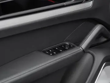 Porsche Cayenne E-Hybrid Panorama Burmester Head-Up