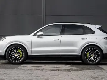 Porsche Cayenne E-Hybrid Panorama Burmester Head-Up