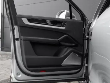 Porsche Cayenne E-Hybrid Panorama Burmester Head-Up