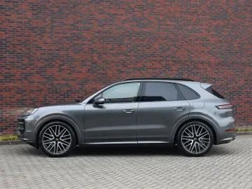 PORSCHE Cayenne E-Hybrid   VOLLAUSTATTUNG! Burmester
