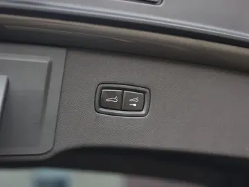 PORSCHE Cayenne E-Hybrid   VOLLAUSTATTUNG! Burmester