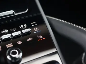 PORSCHE Cayenne E-Hybrid   VOLLAUSTATTUNG! Burmester