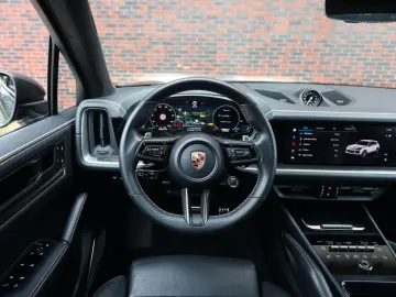 PORSCHE Cayenne E-Hybrid   VOLLAUSTATTUNG! Burmester