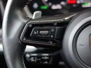 PORSCHE Cayenne E-Hybrid   VOLLAUSTATTUNG! Burmester