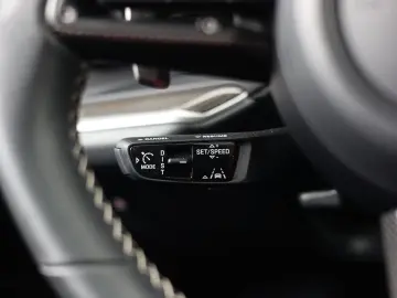 PORSCHE Cayenne E-Hybrid   VOLLAUSTATTUNG! Burmester