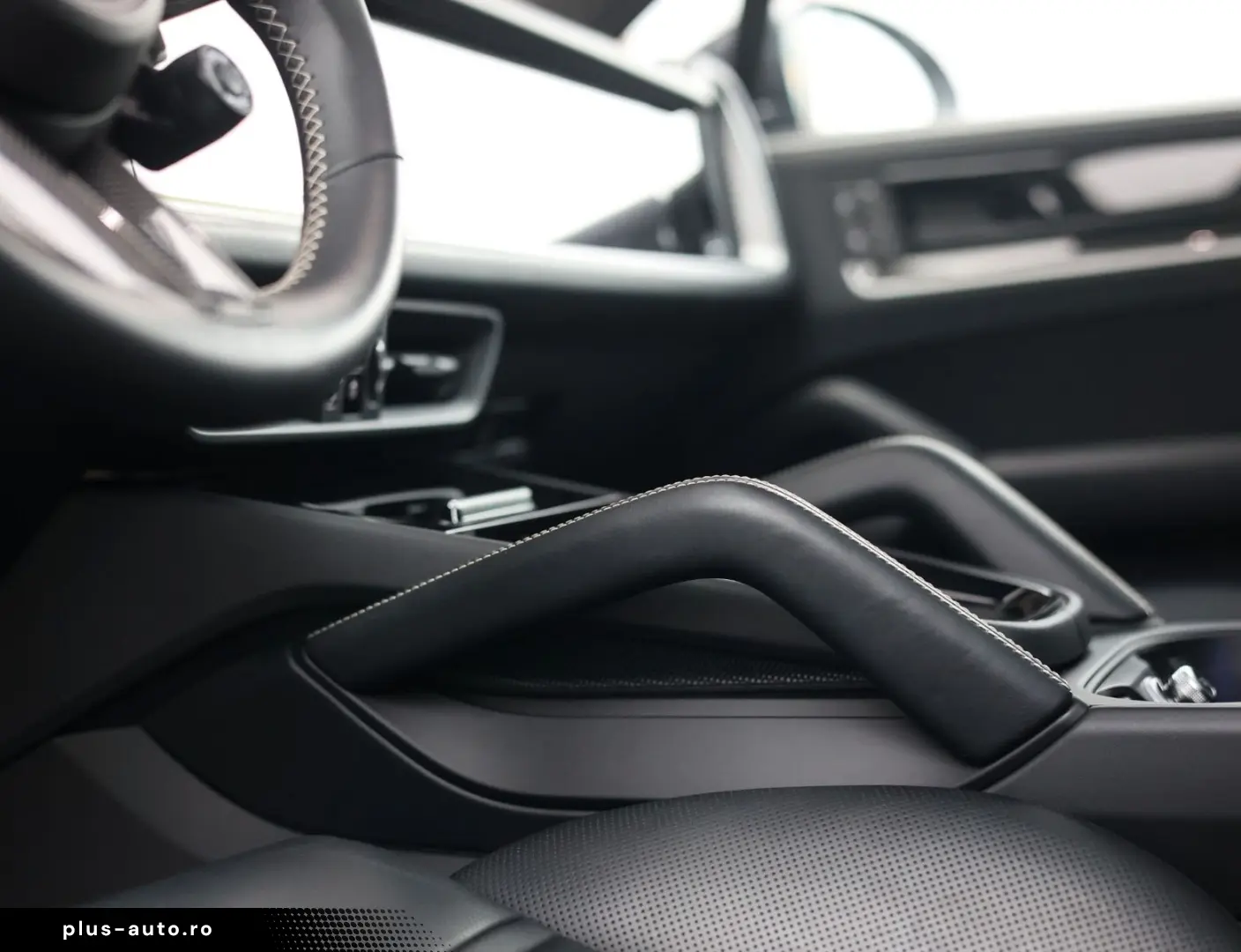 PORSCHE Cayenne E-Hybrid   VOLLAUSTATTUNG! Burmester