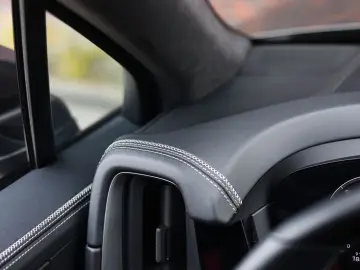 PORSCHE Cayenne E-Hybrid   VOLLAUSTATTUNG! Burmester