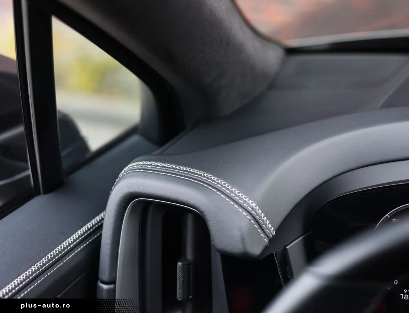 PORSCHE Cayenne E-Hybrid   VOLLAUSTATTUNG! Burmester