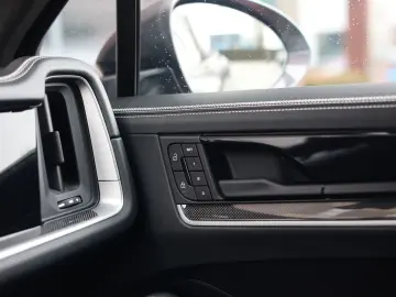 PORSCHE Cayenne E-Hybrid   VOLLAUSTATTUNG! Burmester