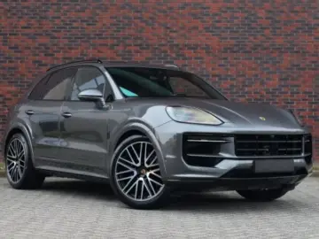 PORSCHE Cayenne E-Hybrid   VOLLAUSTATTUNG! Burmester