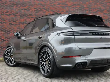 PORSCHE Cayenne E-Hybrid   VOLLAUSTATTUNG! Burmester