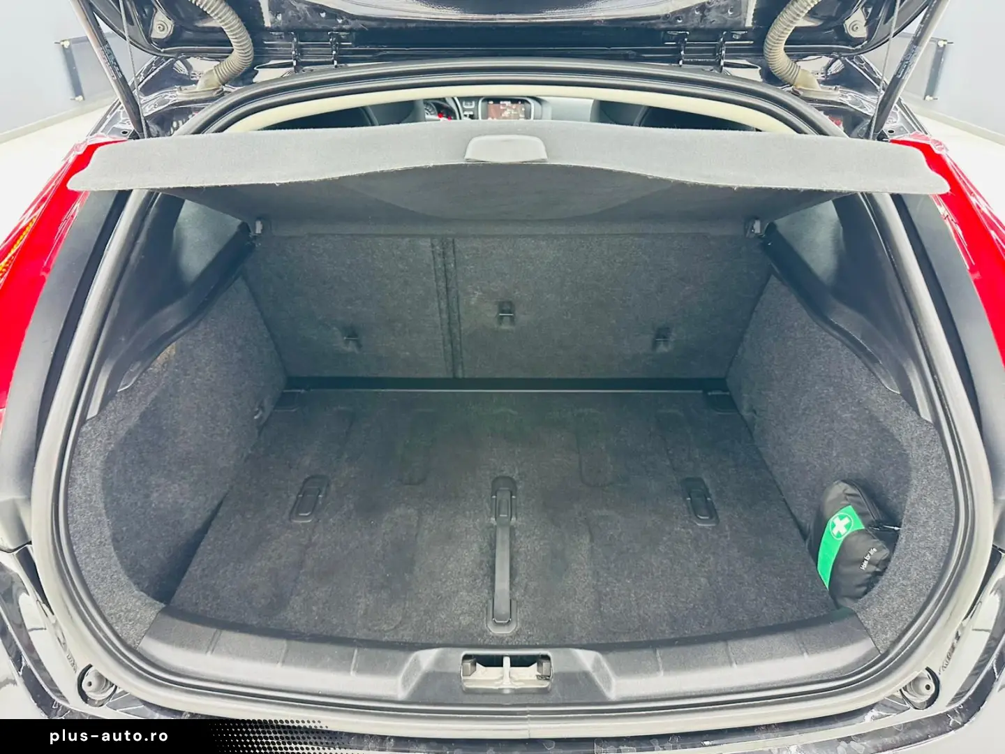 VOLVO V40 2019 2.0D E6 Garantie 12 Luni Rate Avans 0 Doar Cu