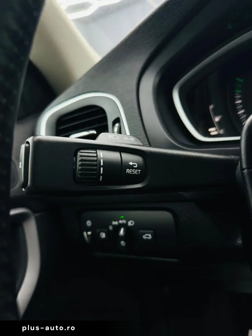 VOLVO V40 2019 2.0D E6 Garantie 12 Luni Rate Avans 0 Doar Cu