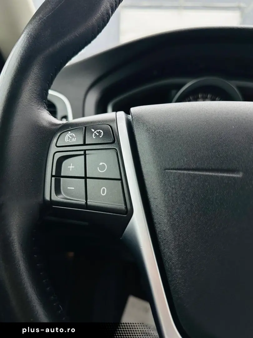 VOLVO V40 2019 2.0D E6 Garantie 12 Luni Rate Avans 0 Doar Cu