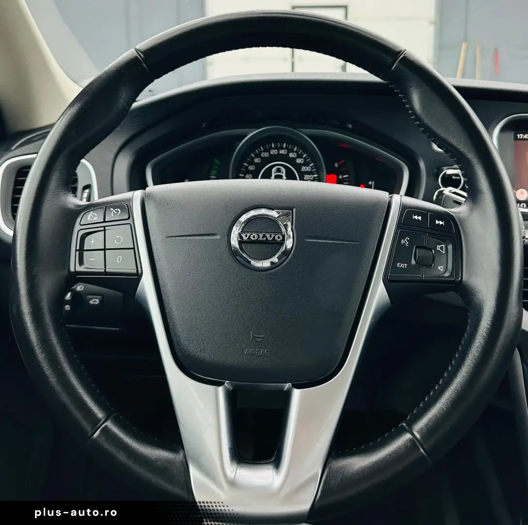 VOLVO V40 2019 2.0D E6 Garantie 12 Luni Rate Avans 0 Doar Cu