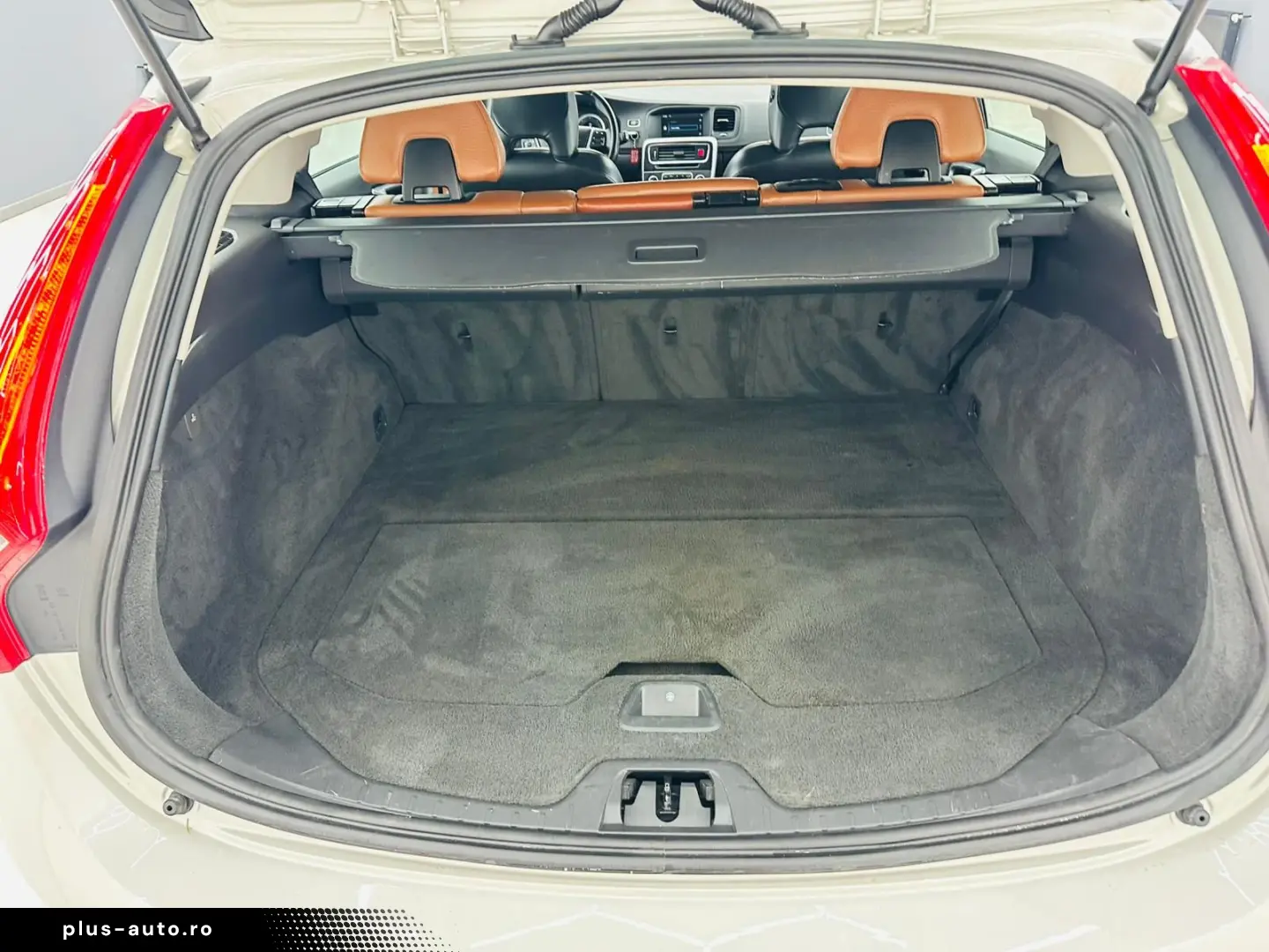 VOLVO V60 2012 2.0D E5 Garantie 12 Luni Rate Avans 0 Doar Cu