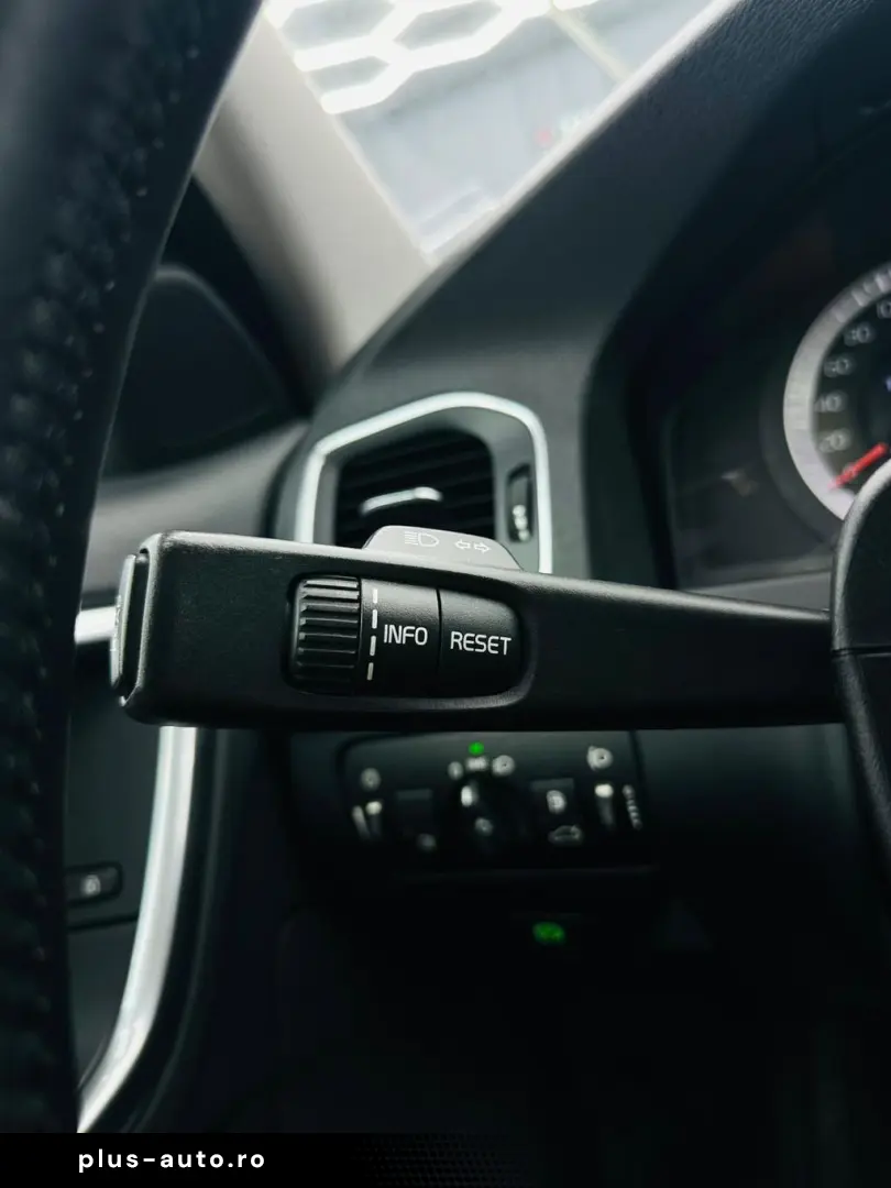 VOLVO V60 2012 2.0D E5 Garantie 12 Luni Rate Avans 0 Doar Cu