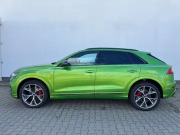 Audi Q8 S-line 286 CP