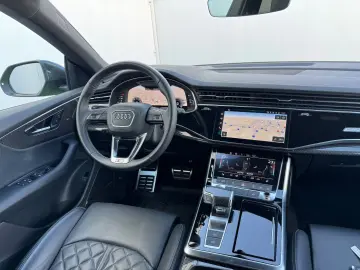 Audi Q8 S-line 286 CP