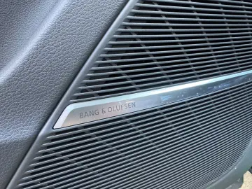 Audi Q8 S-line 286 CP