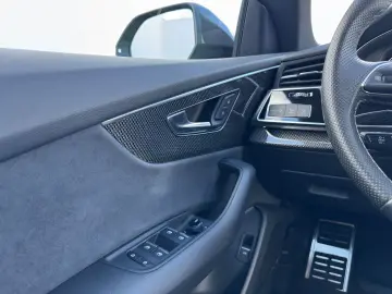 Audi Q8 S-line 286 CP