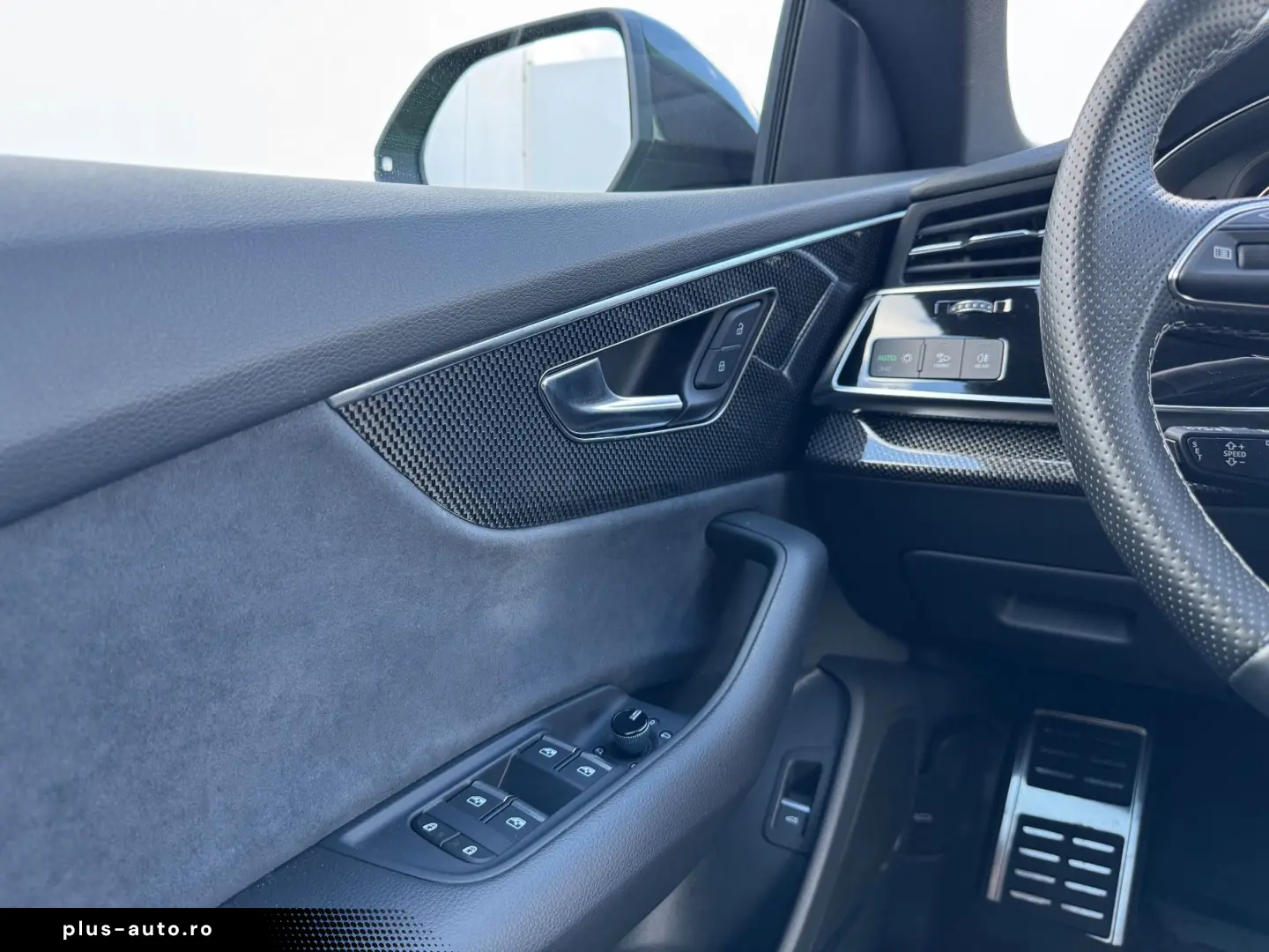 Audi Q8 S-line 286 CP