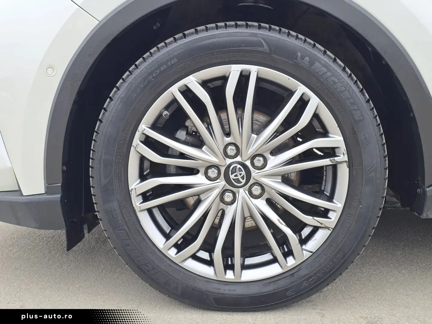 TOYOTA C-HR Hybrid  -  2.0 - 184 CP Classy