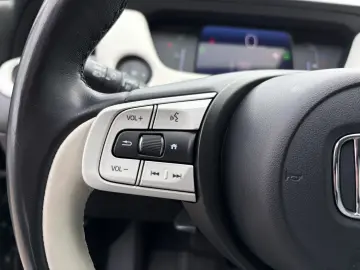 HONDA JAZZ 1.5 e HEV Executive   Car No 129